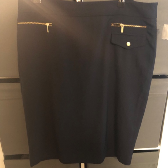 Skirt - Picture 2 of 2